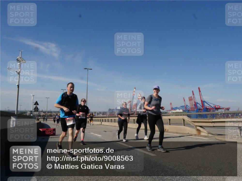 03.10.2025 - Köhlbrandbrückenlauf Matties Gatica Varas http://msf.ph/oto/9008563 03.10.2025 13:04:28 Position 2  meine-sportfotos.de