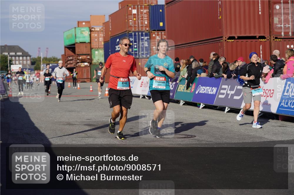 03.10.2025 - Köhlbrandbrückenlauf Michael Burmester http://msf.ph/oto/9008571 03.10.2025 10:09:56 Ziel 1243, 1343, 1401, 1409, 1473, 1544, 1747, 1873, 1975, 2034, 2471, 3162, 3200, 3201, 3493 meine-sportfotos.de