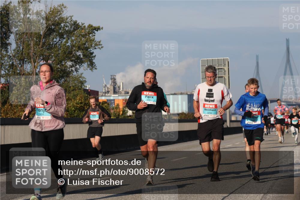 03.10.2025 - Köhlbrandbrückenlauf Luisa Fischer http://msf.ph/oto/9008572 03.10.2025 10:50:25 Position 3 1864, 3235, 3236 meine-sportfotos.de