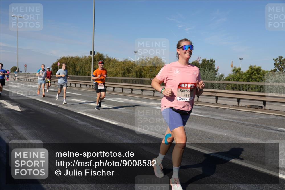 03.10.2025 - Köhlbrandbrückenlauf Julia Fischer http://msf.ph/oto/9008582 03.10.2025 12:50:58 Position 3 4297 meine-sportfotos.de