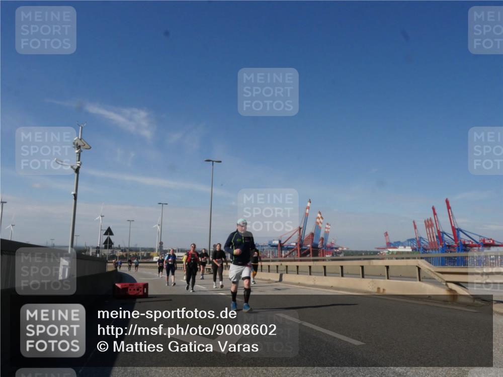 03.10.2025 - Köhlbrandbrückenlauf Matties Gatica Varas http://msf.ph/oto/9008602 03.10.2025 13:04:34 Position 2  meine-sportfotos.de