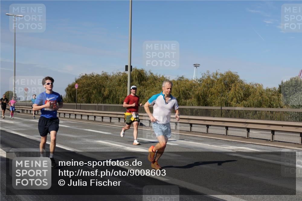 03.10.2025 - Köhlbrandbrückenlauf Julia Fischer http://msf.ph/oto/9008603 03.10.2025 12:51:01 Position 3  meine-sportfotos.de