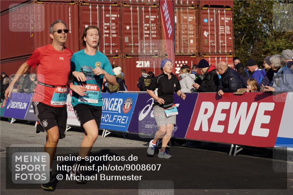03.10.2025 - Köhlbrandbrückenlauf Michael Burmester http://msf.ph/oto/9008607 03.10.2025 10:09:57 Ziel 1243, 1343, 1401, 1473, 1544, 1747, 1873, 1975, 2034, 2471, 3162, 3200, 3201, 3493 meine-sportfotos.de