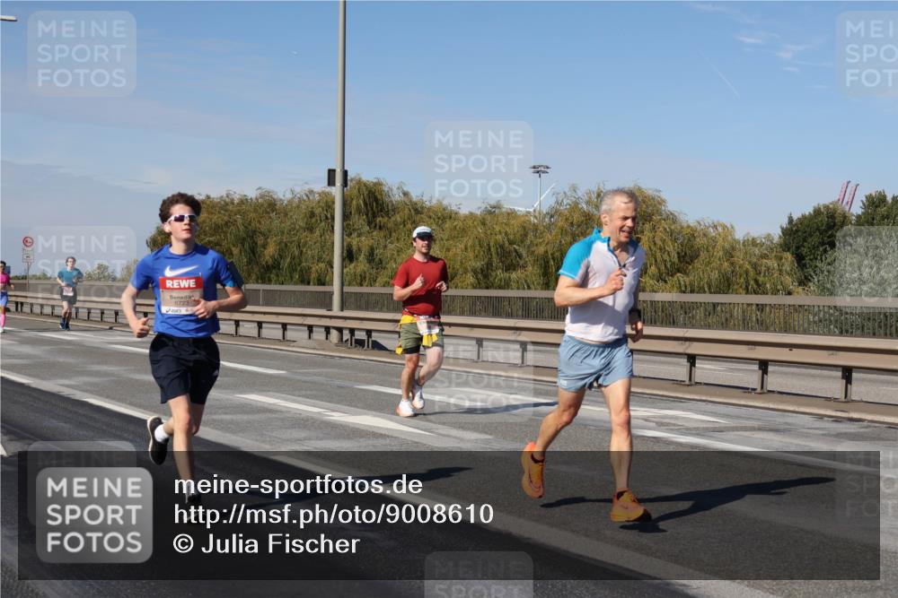 03.10.2025 - Köhlbrandbrückenlauf Julia Fischer http://msf.ph/oto/9008610 03.10.2025 12:51:01 Position 3 6723 meine-sportfotos.de