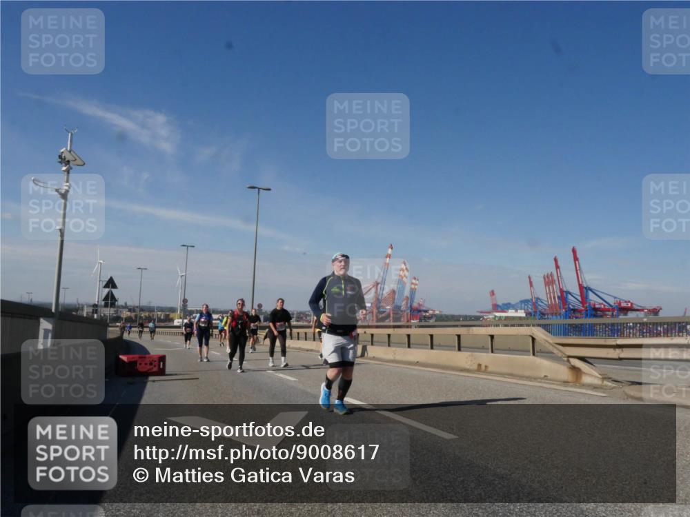03.10.2025 - Köhlbrandbrückenlauf Matties Gatica Varas http://msf.ph/oto/9008617 03.10.2025 13:04:34 Position 2  meine-sportfotos.de