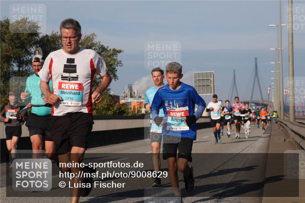 03.10.2025 - Köhlbrandbrückenlauf Luisa Fischer http://msf.ph/oto/9008629 03.10.2025 10:50:28 Position 3 3236, 2732, 2920 meine-sportfotos.de
