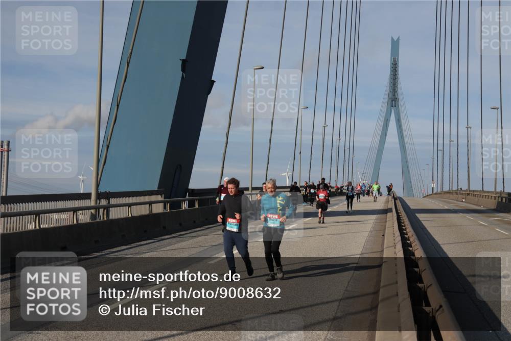 03.10.2025 - Köhlbrandbrückenlauf Julia Fischer http://msf.ph/oto/9008632 03.10.2025 10:05:39 Position 2  meine-sportfotos.de