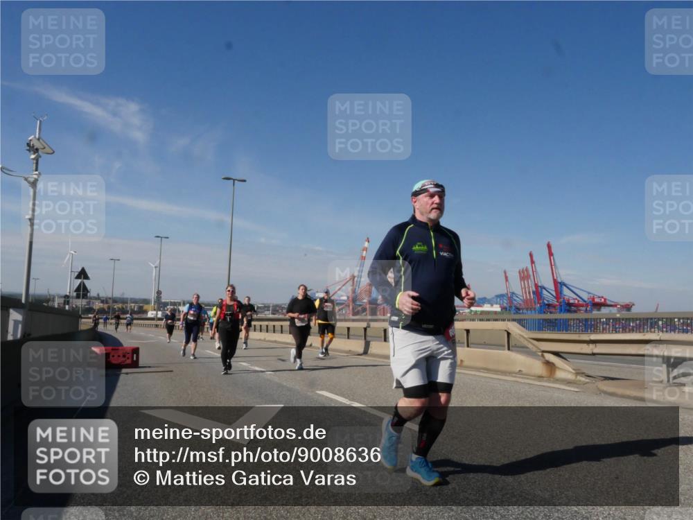 03.10.2025 - Köhlbrandbrückenlauf Matties Gatica Varas http://msf.ph/oto/9008636 03.10.2025 13:04:36 Position 2  meine-sportfotos.de