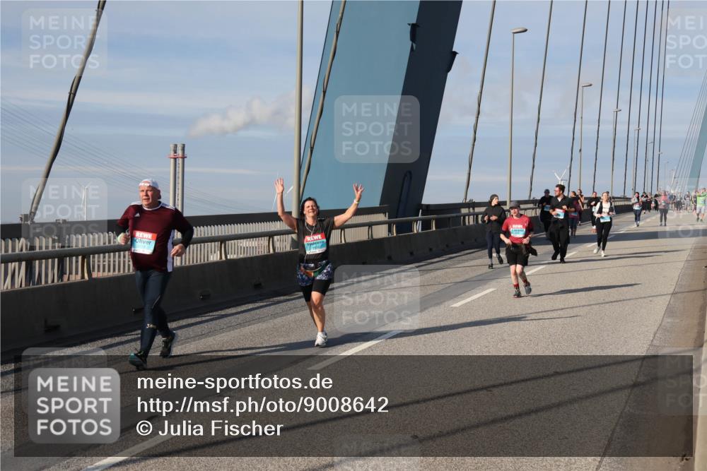 03.10.2025 - Köhlbrandbrückenlauf Julia Fischer http://msf.ph/oto/9008642 03.10.2025 10:05:44 Position 2  meine-sportfotos.de