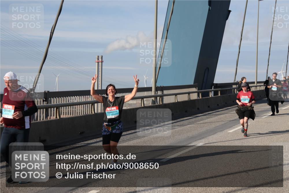 03.10.2025 - Köhlbrandbrückenlauf Julia Fischer http://msf.ph/oto/9008650 03.10.2025 10:05:45 Position 2 2418, 2936 meine-sportfotos.de
