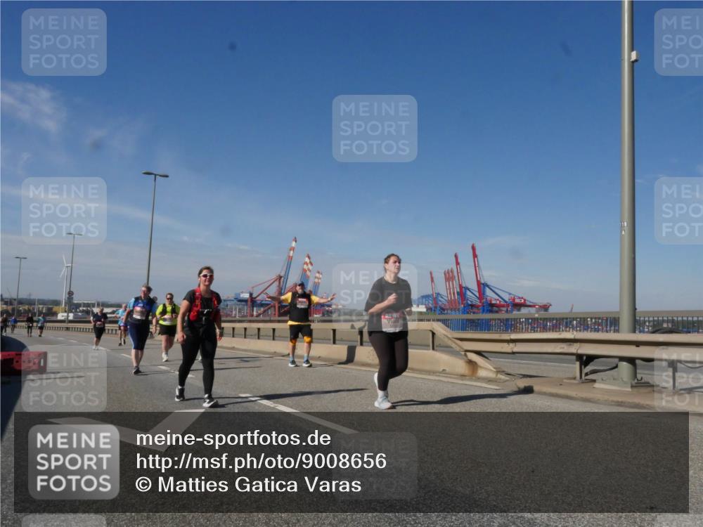 03.10.2025 - Köhlbrandbrückenlauf Matties Gatica Varas http://msf.ph/oto/9008656 03.10.2025 13:04:38 Position 2 118 meine-sportfotos.de