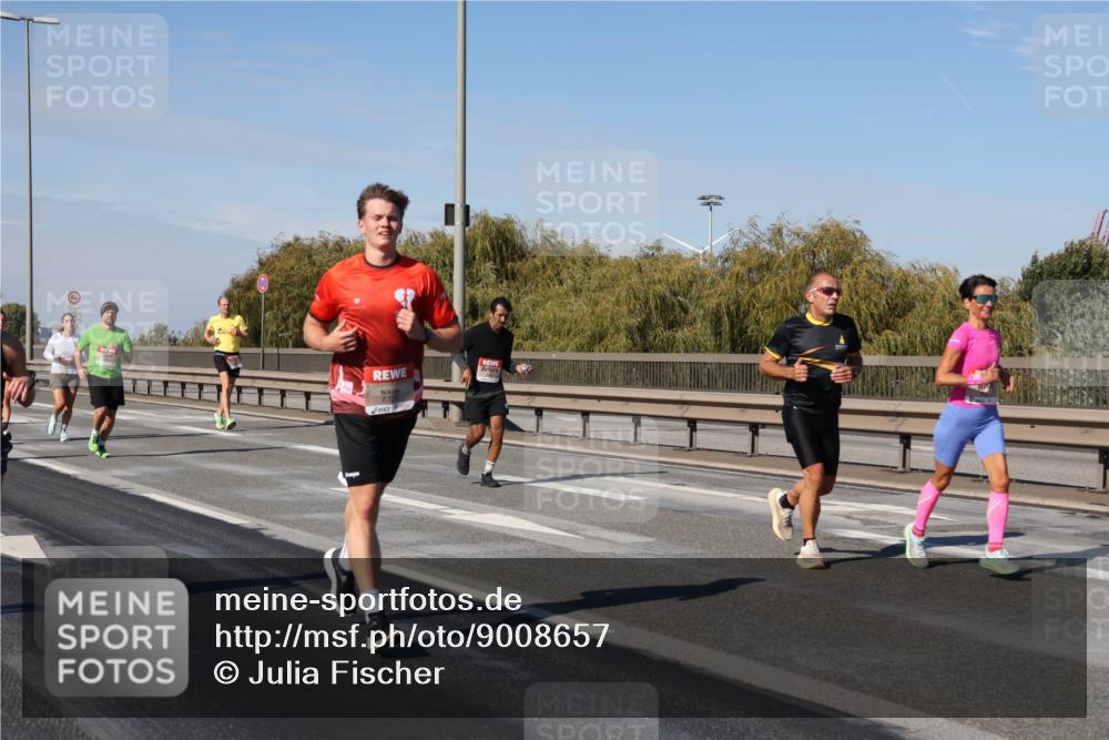 03.10.2025 - Köhlbrandbrückenlauf Julia Fischer http://msf.ph/oto/9008657 03.10.2025 12:51:10 Position 3  meine-sportfotos.de