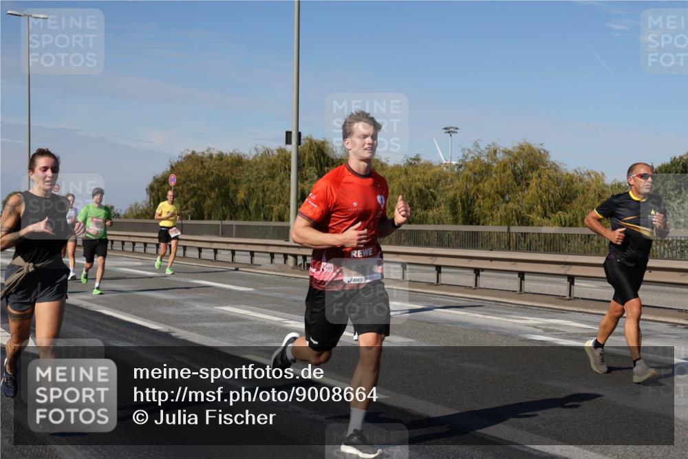 03.10.2025 - Köhlbrandbrückenlauf Julia Fischer http://msf.ph/oto/9008664 03.10.2025 12:51:11 Position 3 672 meine-sportfotos.de