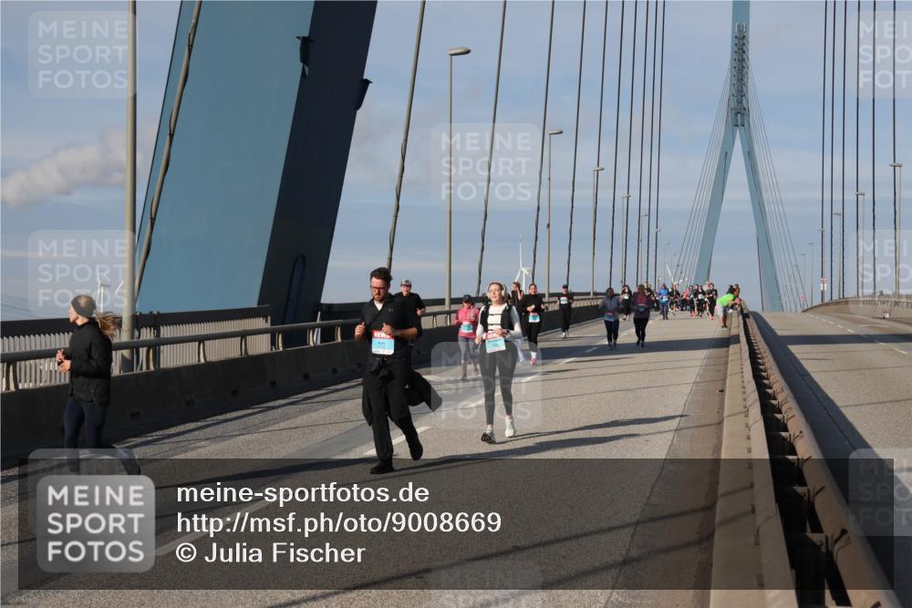 03.10.2025 - Köhlbrandbrückenlauf Julia Fischer http://msf.ph/oto/9008669 03.10.2025 10:05:49 Position 2  meine-sportfotos.de