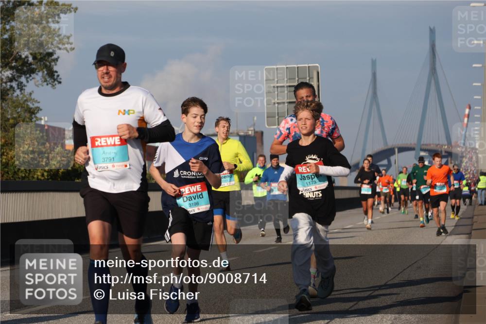03.10.2025 - Köhlbrandbrückenlauf Luisa Fischer http://msf.ph/oto/9008714 03.10.2025 10:50:34 Position 3 3791, 3196, 1111, 1173 meine-sportfotos.de