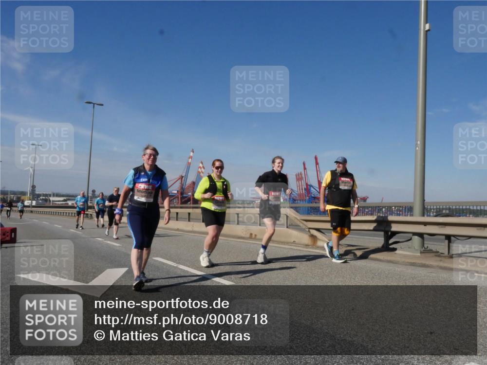 03.10.2025 - Köhlbrandbrückenlauf Matties Gatica Varas http://msf.ph/oto/9008718 03.10.2025 13:04:43 Position 2  meine-sportfotos.de