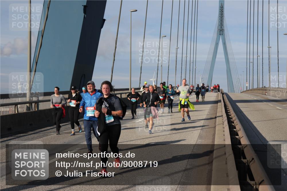 03.10.2025 - Köhlbrandbrückenlauf Julia Fischer http://msf.ph/oto/9008719 03.10.2025 10:06:16 Position 2 672 meine-sportfotos.de
