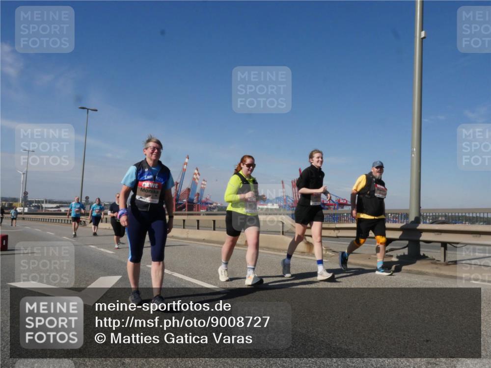 03.10.2025 - Köhlbrandbrückenlauf Matties Gatica Varas http://msf.ph/oto/9008727 03.10.2025 13:04:43 Position 2 118 meine-sportfotos.de