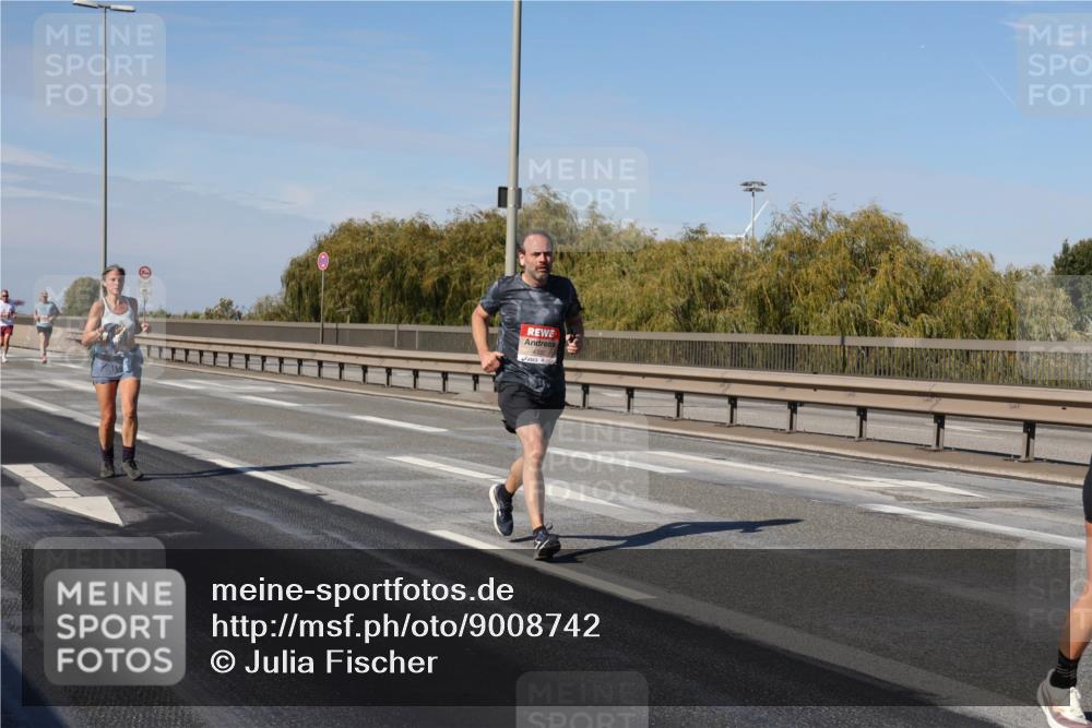 03.10.2025 - Köhlbrandbrückenlauf Julia Fischer http://msf.ph/oto/9008742 03.10.2025 12:51:17 Position 3 4332 meine-sportfotos.de