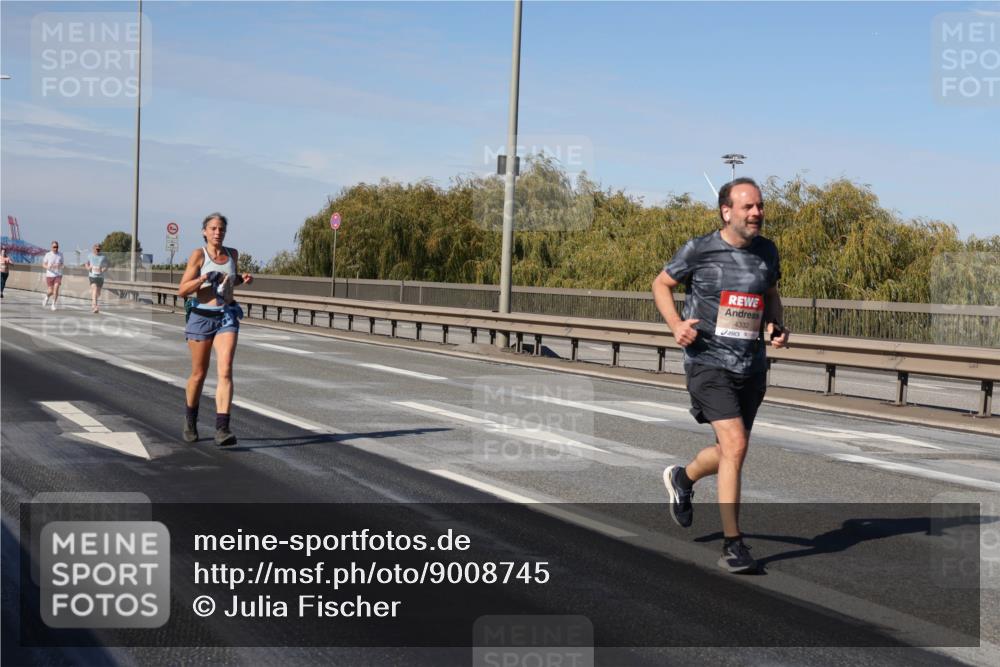 03.10.2025 - Köhlbrandbrückenlauf Julia Fischer http://msf.ph/oto/9008745 03.10.2025 12:51:17 Position 3 4332 meine-sportfotos.de