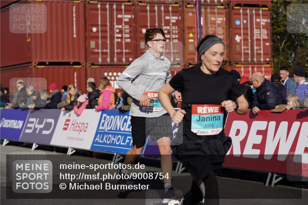 03.10.2025 - Köhlbrandbrückenlauf Michael Burmester http://msf.ph/oto/9008754 03.10.2025 10:10:05 Ziel 1192, 1243, 1544, 1656, 1919, 2040, 2074, 2679, 3068, 3218 meine-sportfotos.de