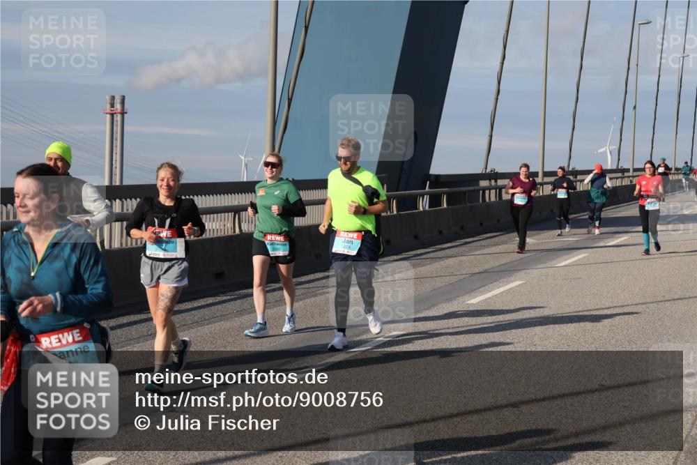 03.10.2025 - Köhlbrandbrückenlauf Julia Fischer http://msf.ph/oto/9008756 03.10.2025 10:06:26 Position 2 223 meine-sportfotos.de