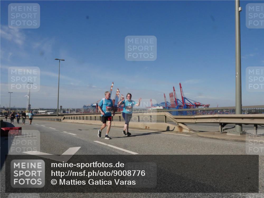 03.10.2025 - Köhlbrandbrückenlauf Matties Gatica Varas http://msf.ph/oto/9008776 03.10.2025 13:04:50 Position 2 118 meine-sportfotos.de