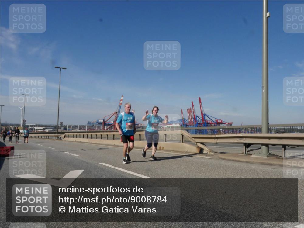 03.10.2025 - Köhlbrandbrückenlauf Matties Gatica Varas http://msf.ph/oto/9008784 03.10.2025 13:04:50 Position 2 118 meine-sportfotos.de