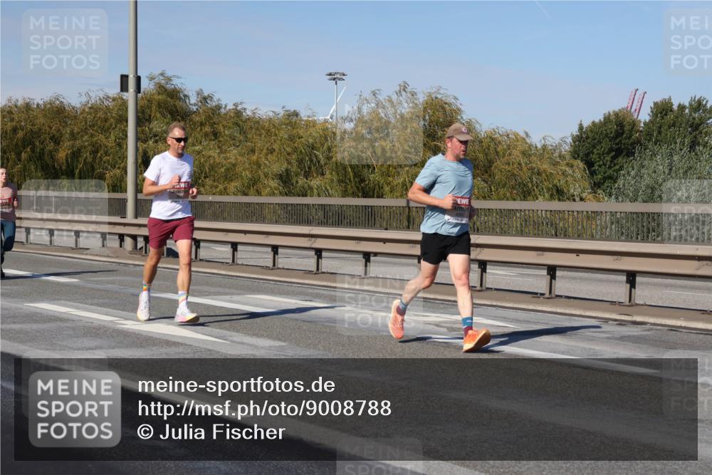 03.10.2025 - Köhlbrandbrückenlauf Julia Fischer http://msf.ph/oto/9008788 03.10.2025 12:51:28 Position 3  meine-sportfotos.de