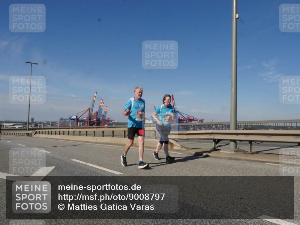 03.10.2025 - Köhlbrandbrückenlauf Matties Gatica Varas http://msf.ph/oto/9008797 03.10.2025 13:04:51 Position 2 118 meine-sportfotos.de