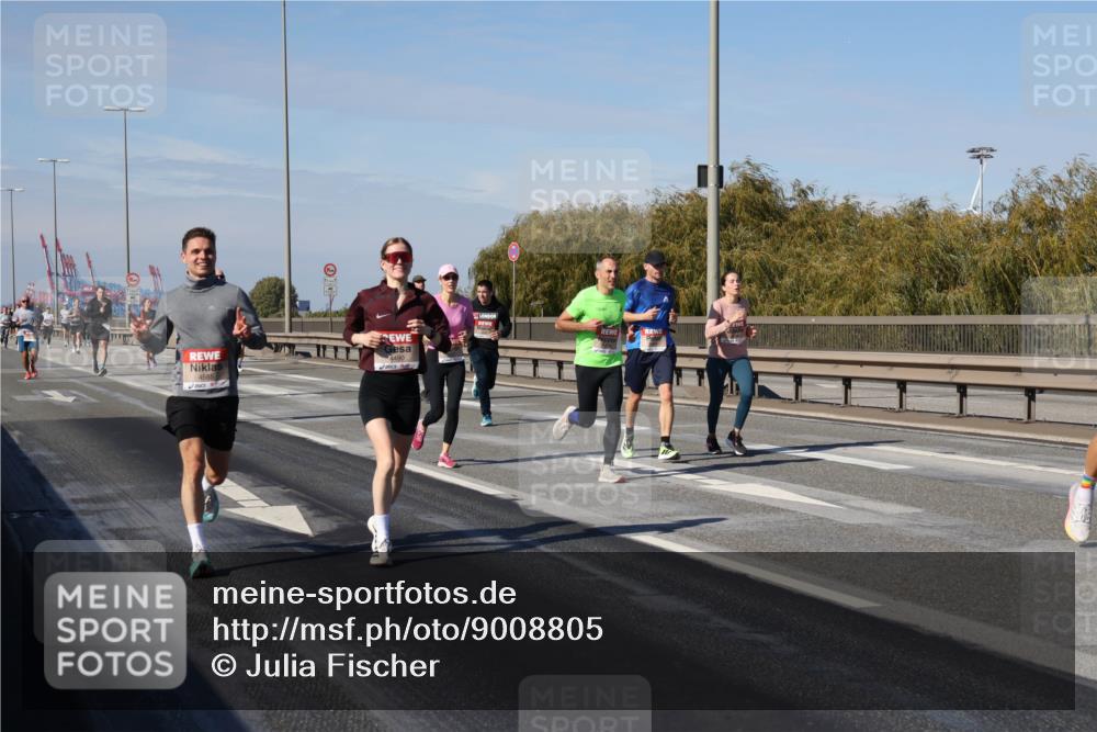 03.10.2025 - Köhlbrandbrückenlauf Julia Fischer http://msf.ph/oto/9008805 03.10.2025 12:51:30 Position 3 4490 meine-sportfotos.de