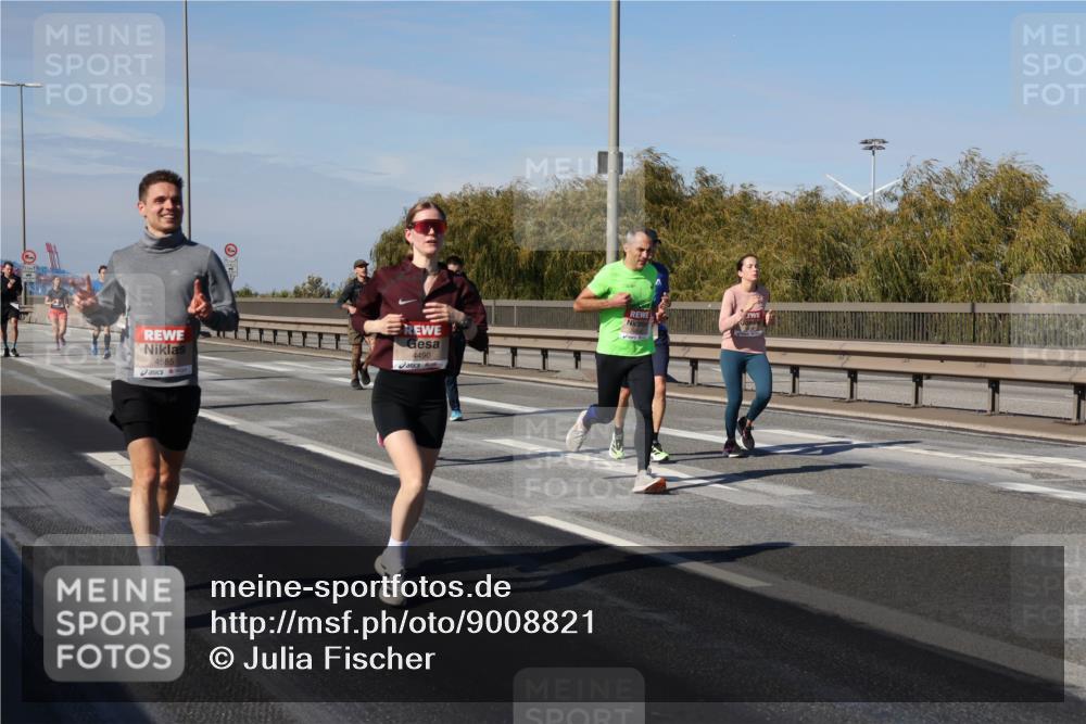 03.10.2025 - Köhlbrandbrückenlauf Julia Fischer http://msf.ph/oto/9008821 03.10.2025 12:51:30 Position 3 4585, 4490 meine-sportfotos.de