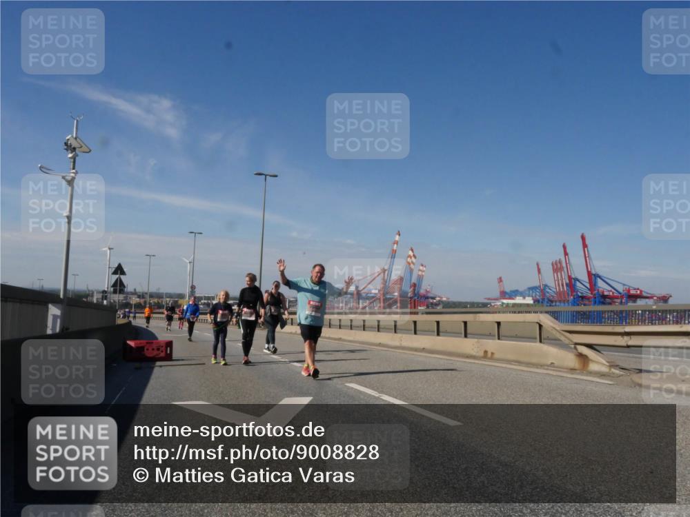 03.10.2025 - Köhlbrandbrückenlauf Matties Gatica Varas http://msf.ph/oto/9008828 03.10.2025 13:05:05 Position 2  meine-sportfotos.de