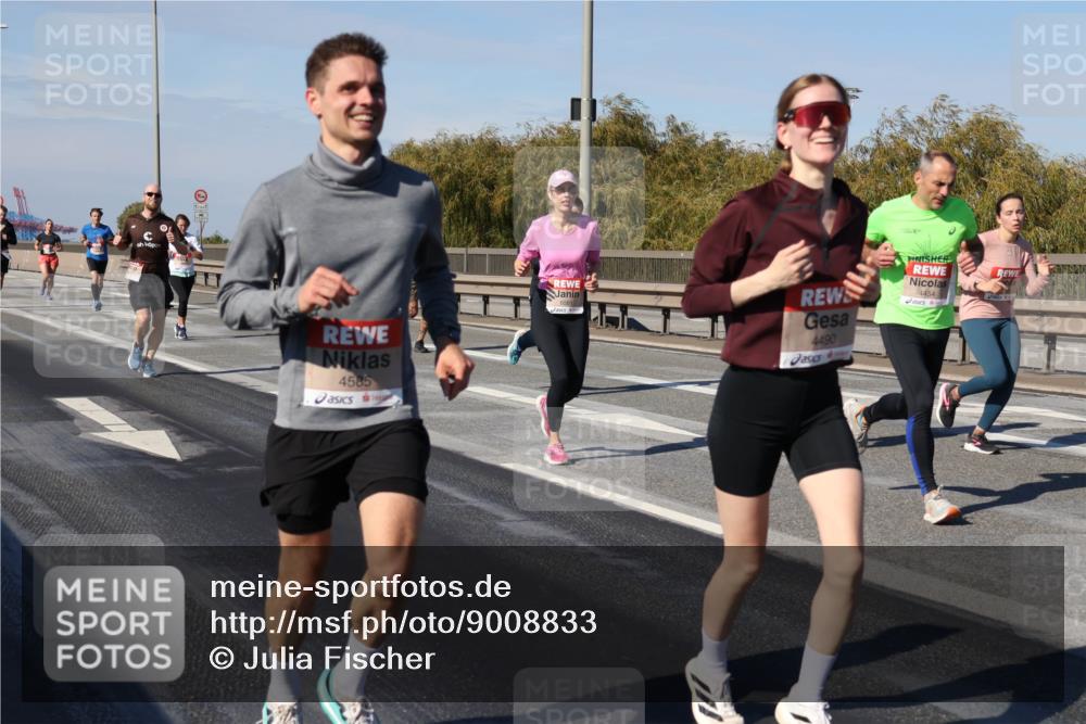 03.10.2025 - Köhlbrandbrückenlauf Julia Fischer http://msf.ph/oto/9008833 03.10.2025 12:51:32 Position 3 4585, 4490, 4454 meine-sportfotos.de