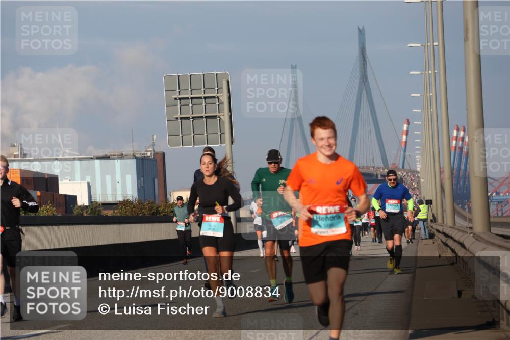 03.10.2025 - Köhlbrandbrückenlauf Luisa Fischer http://msf.ph/oto/9008834 03.10.2025 10:50:42 Position 3 3496 meine-sportfotos.de