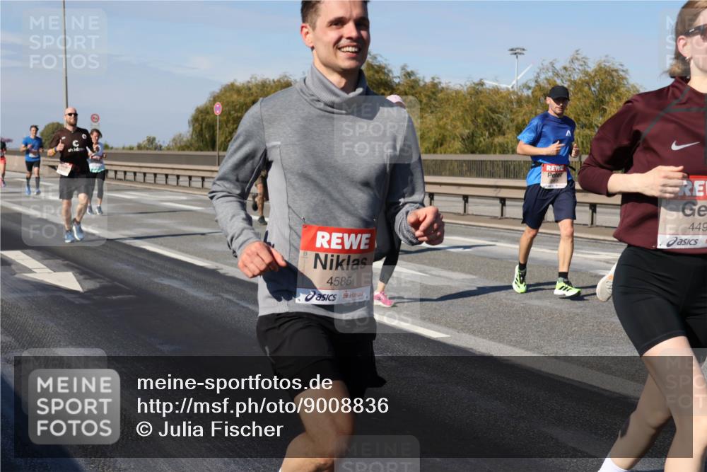 03.10.2025 - Köhlbrandbrückenlauf Julia Fischer http://msf.ph/oto/9008836 03.10.2025 12:51:32 Position 3 4585, 449 meine-sportfotos.de