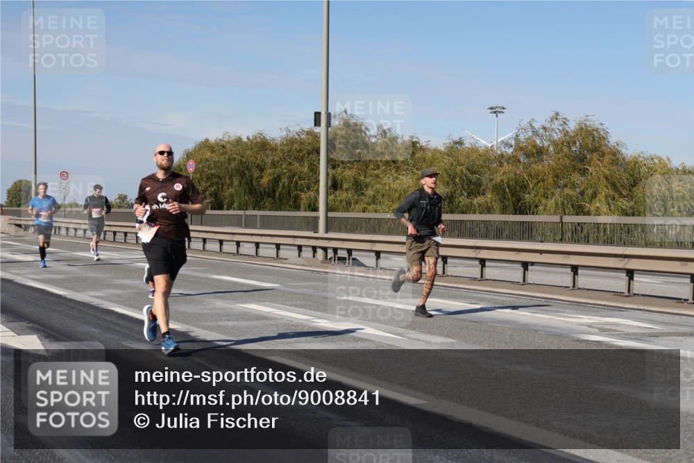 03.10.2025 - Köhlbrandbrückenlauf Julia Fischer http://msf.ph/oto/9008841 03.10.2025 12:51:34 Position 3  meine-sportfotos.de