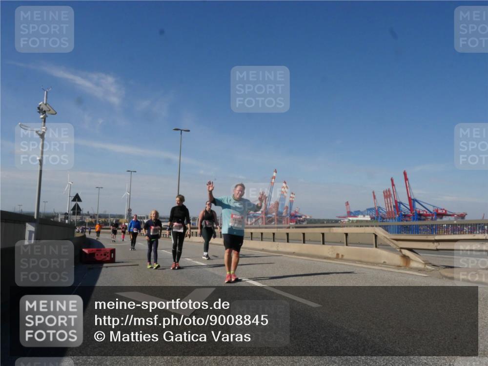 03.10.2025 - Köhlbrandbrückenlauf Matties Gatica Varas http://msf.ph/oto/9008845 03.10.2025 13:05:06 Position 2  meine-sportfotos.de