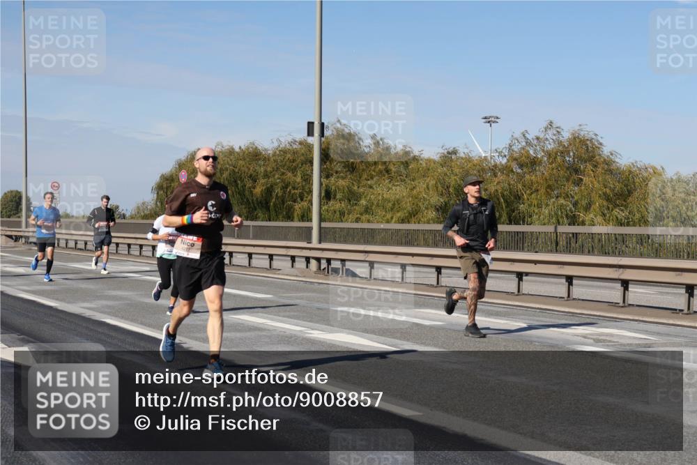 03.10.2025 - Köhlbrandbrückenlauf Julia Fischer http://msf.ph/oto/9008857 03.10.2025 12:51:34 Position 3  meine-sportfotos.de