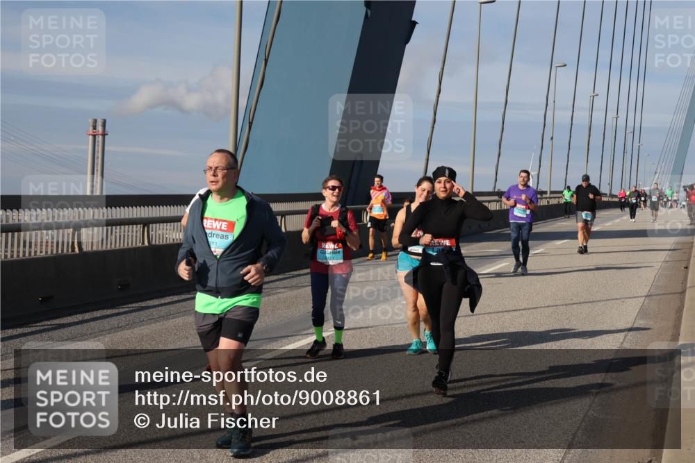 03.10.2025 - Köhlbrandbrückenlauf Julia Fischer http://msf.ph/oto/9008861 03.10.2025 10:07:23 Position 2 811, 3413 meine-sportfotos.de