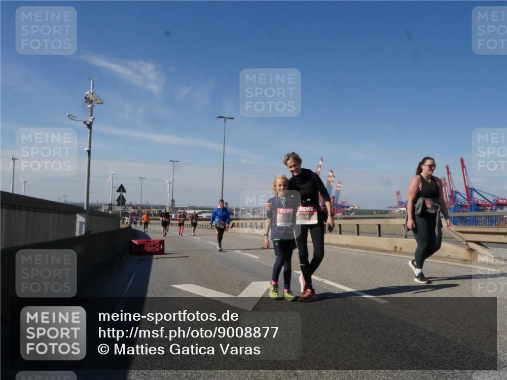 03.10.2025 - Köhlbrandbrückenlauf Matties Gatica Varas http://msf.ph/oto/9008877 03.10.2025 13:05:10 Position 2  meine-sportfotos.de