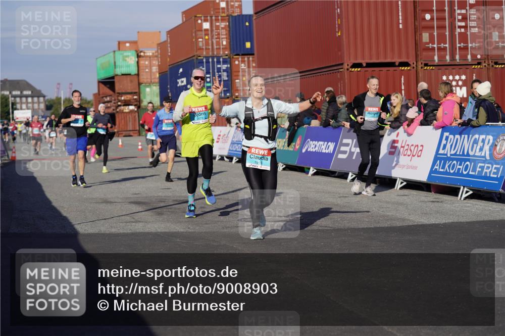 03.10.2025 - Köhlbrandbrückenlauf Michael Burmester http://msf.ph/oto/9008903 03.10.2025 10:10:10 Ziel 1192, 1375, 1536, 1583, 1656, 1660, 1919, 2040, 2074, 2679, 3068, 3124, 3218 meine-sportfotos.de