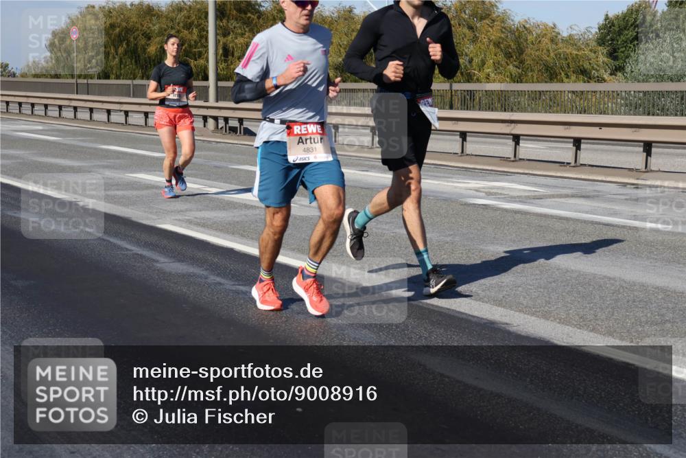 03.10.2025 - Köhlbrandbrückenlauf Julia Fischer http://msf.ph/oto/9008916 03.10.2025 12:51:41 Position 3 4831 meine-sportfotos.de