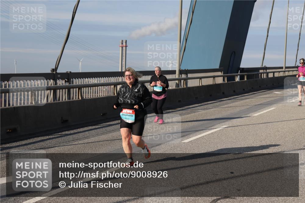 03.10.2025 - Köhlbrandbrückenlauf Julia Fischer http://msf.ph/oto/9008926 03.10.2025 10:08:00 Position 2 3319 meine-sportfotos.de