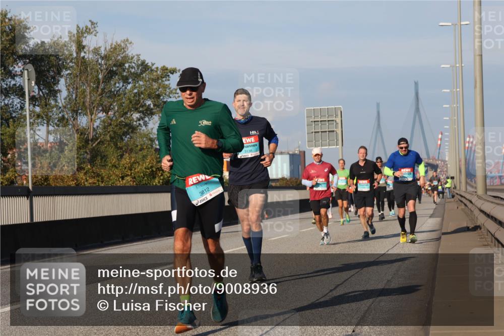 03.10.2025 - Köhlbrandbrückenlauf Luisa Fischer http://msf.ph/oto/9008936 03.10.2025 10:50:48 Position 3 5, 3812, 3138 meine-sportfotos.de