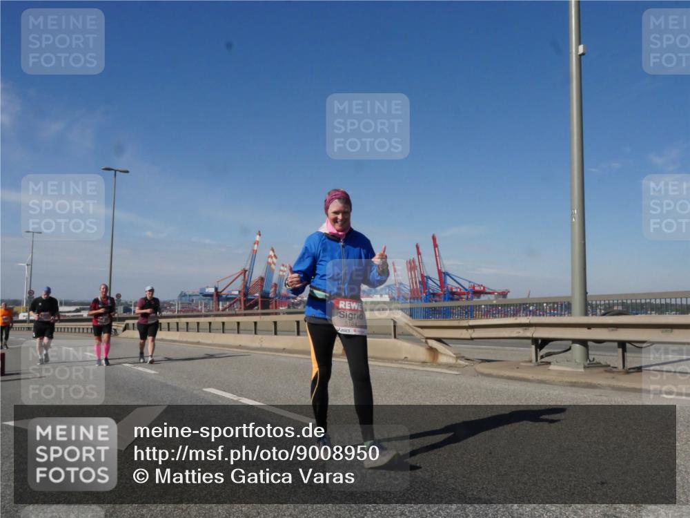 03.10.2025 - Köhlbrandbrückenlauf Matties Gatica Varas http://msf.ph/oto/9008950 03.10.2025 13:05:17 Position 2 5184, 118 meine-sportfotos.de