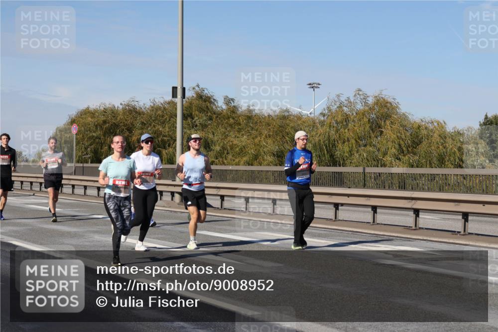 03.10.2025 - Köhlbrandbrückenlauf Julia Fischer http://msf.ph/oto/9008952 03.10.2025 12:51:51 Position 3  meine-sportfotos.de
