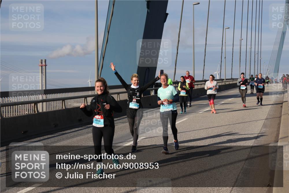 03.10.2025 - Köhlbrandbrückenlauf Julia Fischer http://msf.ph/oto/9008953 03.10.2025 10:08:09 Position 2 2926, 2927 meine-sportfotos.de