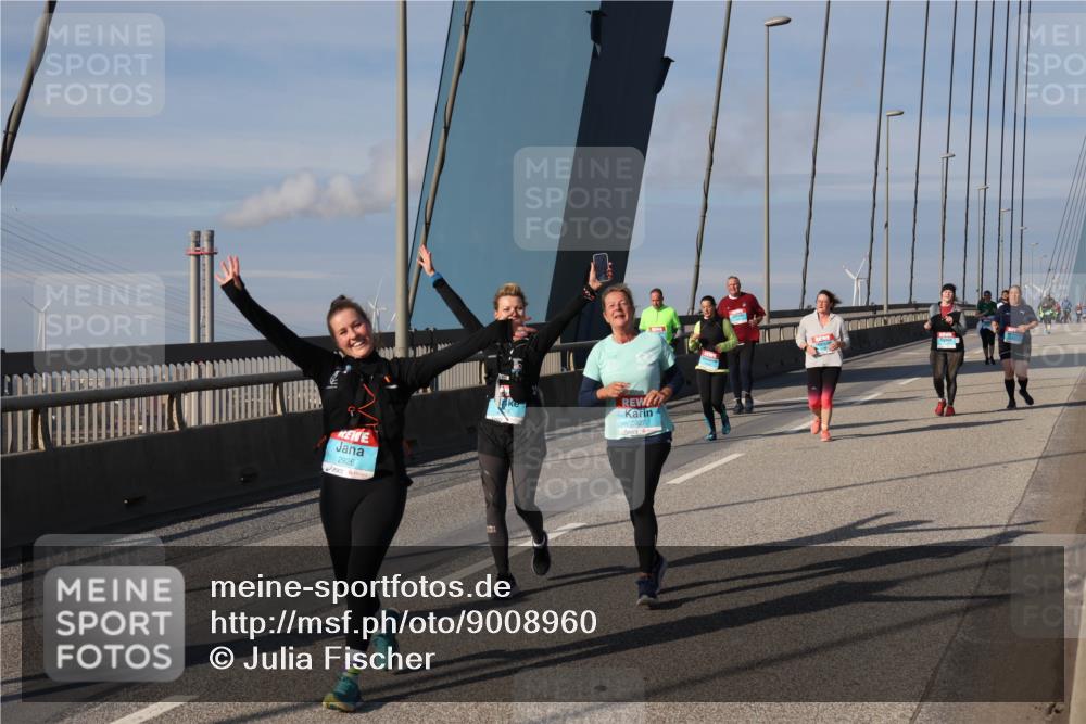 03.10.2025 - Köhlbrandbrückenlauf Julia Fischer http://msf.ph/oto/9008960 03.10.2025 10:08:09 Position 2 2926, 2927 meine-sportfotos.de