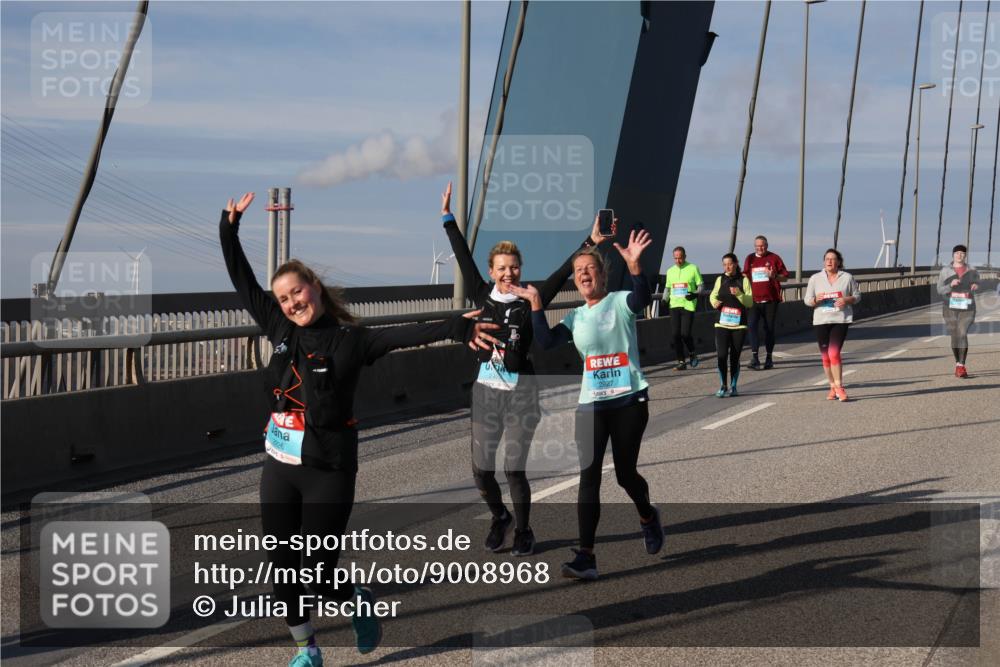 03.10.2025 - Köhlbrandbrückenlauf Julia Fischer http://msf.ph/oto/9008968 03.10.2025 10:08:10 Position 2 826, 2927 meine-sportfotos.de